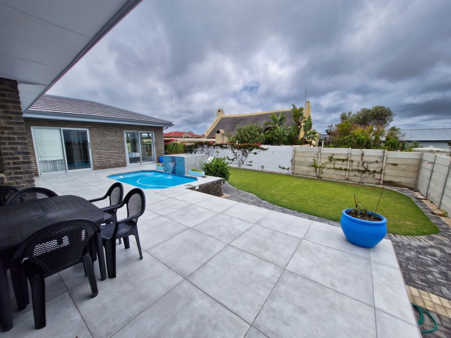 3 Bedroom Property for Sale in Stilbaai Wes Western Cape